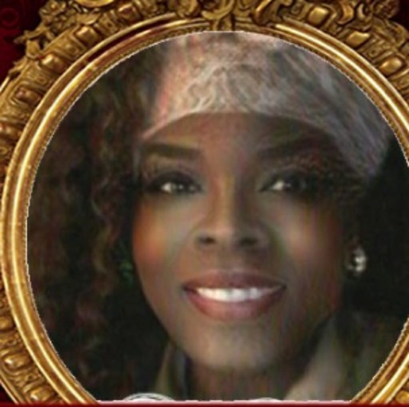 HELLO..POSHERS💋 - Picture 2 of 10